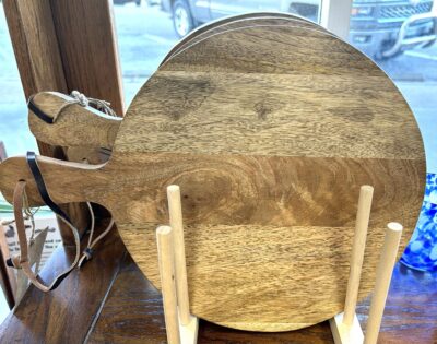 Round Cutting Board with Handle