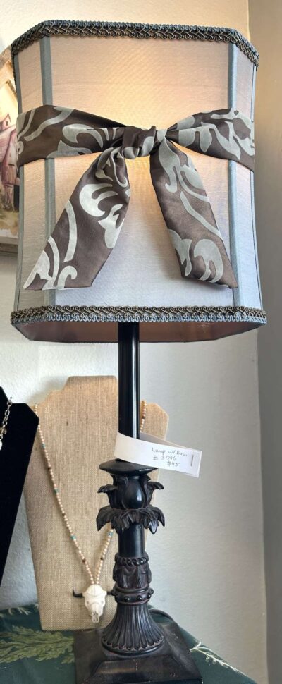 Lamp With Bow